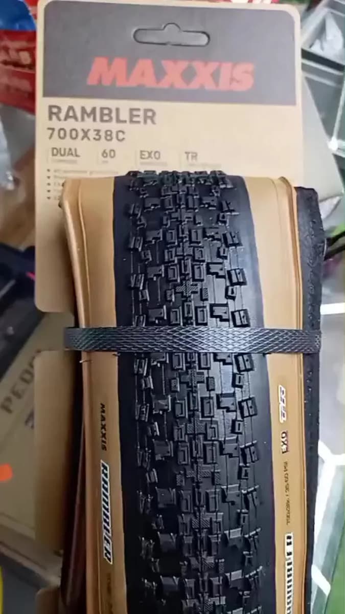Cubierta Maxxis Gravel 700 X 38 Cara Marron - Urubici